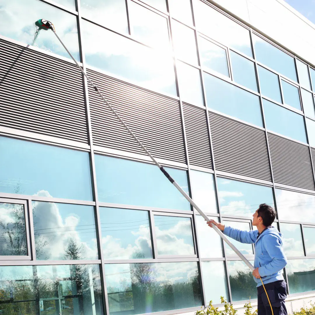 window-cleaner-in-edinburgh-19_1024x1024